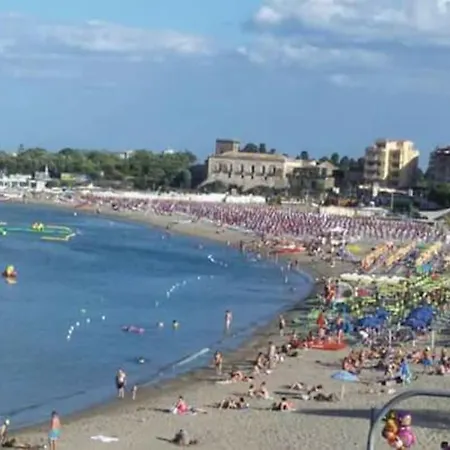 Bilocale A Pochi Passi Dal Mare Apartmán *